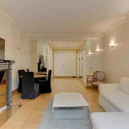 3br Marais Aubriot Parigi